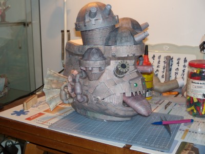 DSCN1164.jpg (674.33 Kio) Vu 10703 fois Et hop ! on installe tout ça plus les ailes, les oreilles, les yeux et la langue