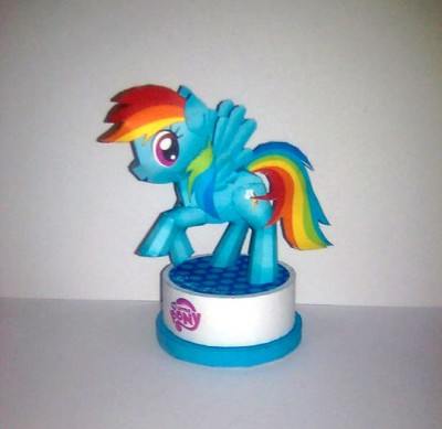 rainbow_dash_papercraft_content.jpg