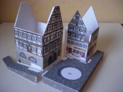 les premiers éléments assemblés