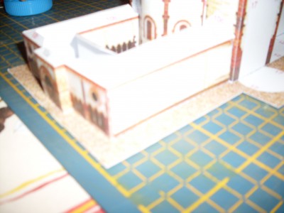 les interieurs et exterieurs du jardin, sans oublier la fontaine...