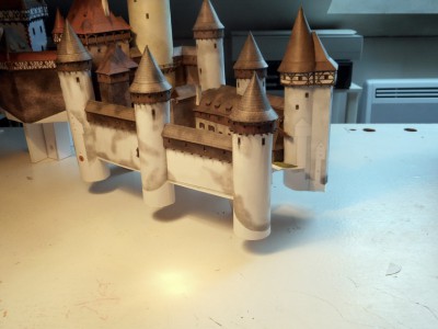 TYROV=360.JPG (148.61 Kio) Vu 5791 fois mise en place de la dernière tour de flanquement