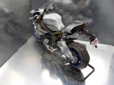 yzf-r1m 2.jpg