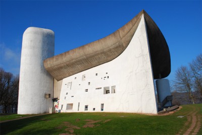 ronchamp 2 notre-dame-du-haut-le-corbusier-ronchamp-france-unesco_dezeen_936_3.jpg