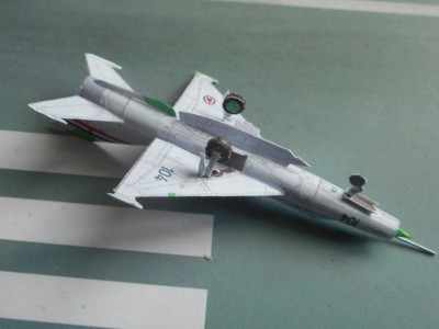 cafe-MiG-21R-yu-04.JPG