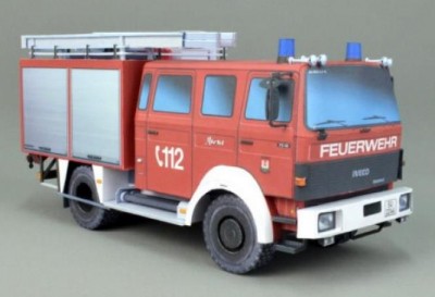 german firetruck papercraft via papermau 001.JPG