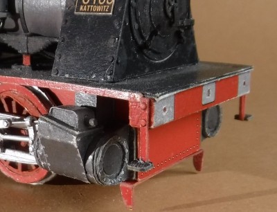 Les pièces fixées à l'avant...