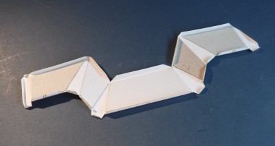 ... les cinq grandes zones sont renforcées avec du carton de 0,5 mm.
