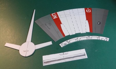 ... avec la prochaine partie du fuselage ...