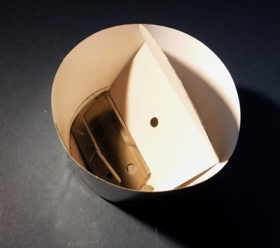 ... installés et couteaux de démolition collés comme contrepoids.