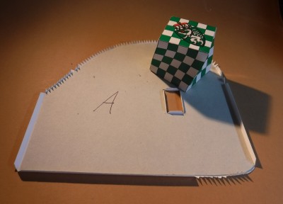 DSCF0129.JPG (144.51 Kio) Vu 3259 fois J'ai renforcé la partie A avec du carton de 0,5 mm...