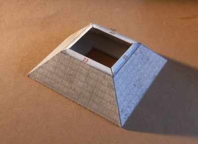 DSCF0163.JPG (193.96 Kio) Vu 2969 fois ... et le toit collé...