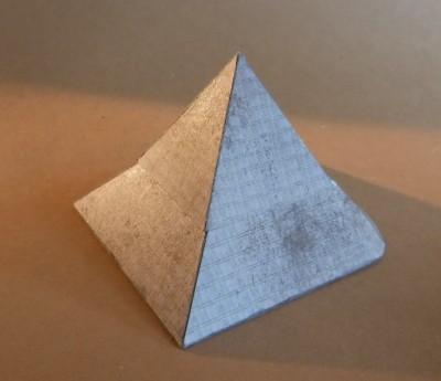 DSCF0165.JPG (143.32 Kio) Vu 2969 fois ...assemblez le toit...