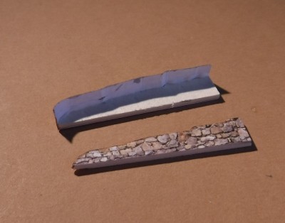 DSCF0180.JPG (158.79 Kio) Vu 2912 fois ... on les retire donc et on colle les parties latérales sur du carton Finn de 1,5 mm, puis on colle la face avant par-dessus...