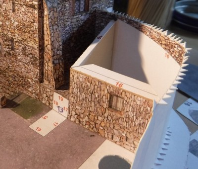 DSCF0181.JPG (241.11 Kio) Vu 2912 fois ... le pilier terminé est en place...