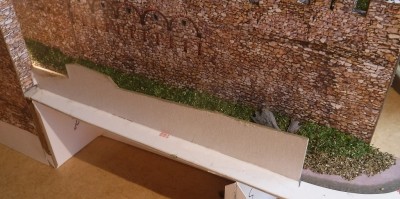 ... et fixez d'abord le mur intérieur et laissez-le sécher complètement.<br /><br />Cordialement<br />Kurt