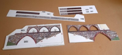 Pour changer, l'aqueduc ! ? Toutes les languettes ont été retirées et renforcées avec du carton Finn de 1,4 mm.