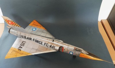 près l'installation des petites pièces, la flèche est terminée après 26 heures de construction réparties sur 18 jours.