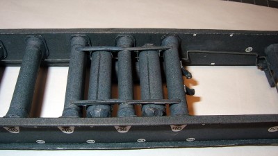 Kfz 9 Famo=066.JPG (134.49 Kio) Vu 4054 fois les mêmes vue de dessous avec leurs supports fixés sur les trois premiers ponts