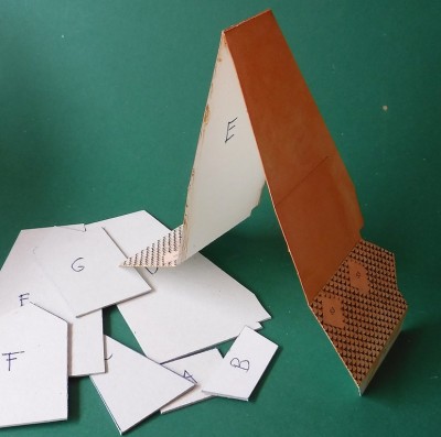 DSCF0067.JPG (140.74 Kio) Vu 2923 fois … Pièce 72 collée au pignon…