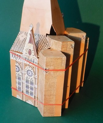 DSCF0077.JPG (170.36 Kio) Vu 2899 fois …fixer et sécuriser les deux colonnes à la chapelle de la Passion.<br /><br />Cordialement,<br /><br />Kurt