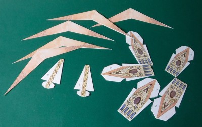 DSCF0079.JPG (207.9 Kio) Vu 2865 fois … les douze prochaines pièces, les pignons décoratifs…