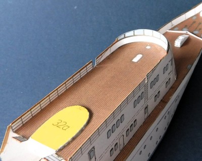 … arrondir et coller à l'intérieur…