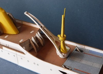 … Je les ai assemblées et collées à la plateforme.<br /><br />Cordialement, Kurt