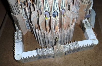 … tous les segments seront reliés et rattachés à l’église…