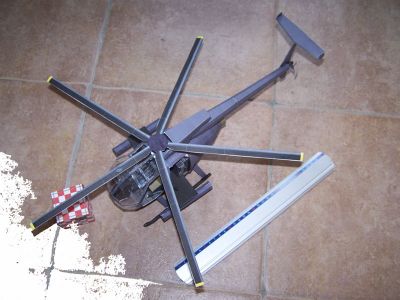 hugues 500
Details dans construction en image.
hugues 500 le titre du post.
gros modele 50 cm de long, 18 de haut.
pas simple a monter du tout.

mais il est trop beau.


