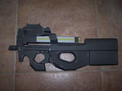 P90
Je sais que tout le monde n'aime pas.
le site c'est kamikazu
