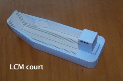 LCM
Une autre de mes productions.
Le LCM est dÃ©jÃ  bien plus gros qu'un LCVP, il peut transporter un Sherman (maximum).
Il a surtout Ã©tÃ© utilisÃ© pour transporter jusqu'Ã  75 hommes Ã©quipÃ©s. Les successeurs de ce bateau sont prÃ©sents dans toutes les marines.
Keywords: LCM