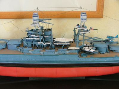 l'Arizona version 1.0 de digital navy
ce qu'il y a de plus dur avec les bateaux : la coque
J'ai souffert, et j'ai du m'y reprendre Ã  trois reprises... 
Aujourd'hui, sur de faire mieux, je me suis lancÃ© sur le Yamato.. faut Ãªtre cinglÃ©
