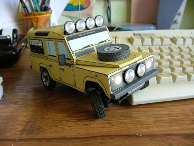 land rover, evolution 2
deuxiÃ¨me carroserie de ma mini z en defender. J'ai modifiÃ© la couleur, arrangÃ© et mieux dÃ©taillÃ© des endroit comme les phares notament. TÃ©lÃ©chargeable dans la rubrique "concepteur", le kit peut Ãªtre montÃ© en defender classique, sans le chassis Rc
