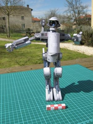 Robot Lens Head
