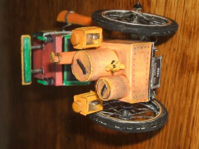 de dion bouton 1888
de la planche shell berre; à vapeur avec des bielles entraînant la roue arrière. Je les ai faites fonctionnelles.
