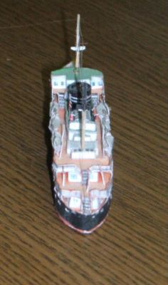 nisimi 1
les jolis navires de Mr Sato. Son site n'est qu'en Japonais. J'ai essayé de lui envoyer un mot de remerciement, mais bien qu'en anglais, je ne suis pas sur qu'il l'a compris. Papier 80g. Les barques de sauvetage et les galeries latérales sont un morceau de bravoure. 
