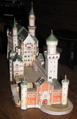 Neuschwanstein
Le chÃ¢teau de Neuschwanstein (BaviÃ¨re)-Maquette Shreiber Bogen - 1:250e
