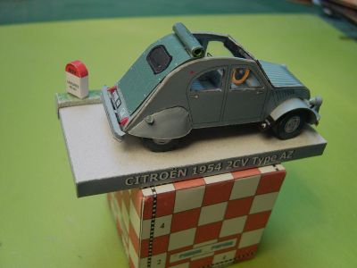 2 CV Type AZ de 1954 modÃ¨le d'AMIGA MAQUETTE
