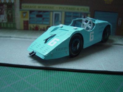 Bugatti 32 de PatCraft
En papier photo et une petite rÃ©duction, elle est au 1/40 Â° environ.

ModÃ¨le trÃ¨s sympathique Ã  rÃ©aliser, merci Patrick pour ce plaisir.
