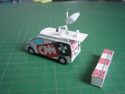 Fourgon CNN du camion de l'Avent de StreetPaper
MÃªme papier, mÃªme format.
