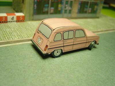 Renault R 4 de Street Paper
