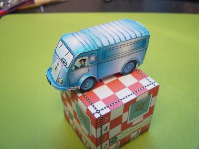 Renault 1000 Kg de Camille
En papier photo, Ã  l'Ã©chelle 1/66Â° environ
