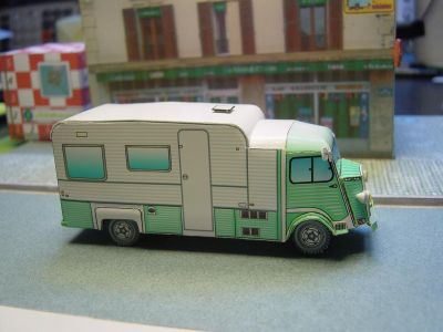 HY camping car vert et blanc de Camille
ImprimÃ© sur papier photo au 1/66Â°.

