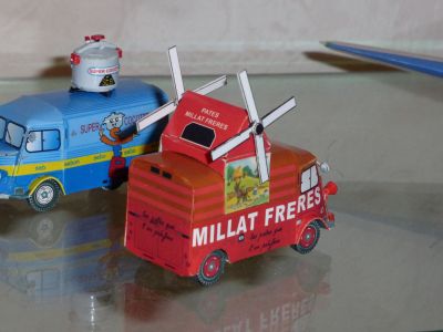 HY MILLAT de JEANBI
Imprimé sur papier photo au 1/66°
