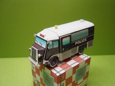 HY police long de Camille
Au 1/66Â° imprimÃ© sur papier photo

Merci Camille !
