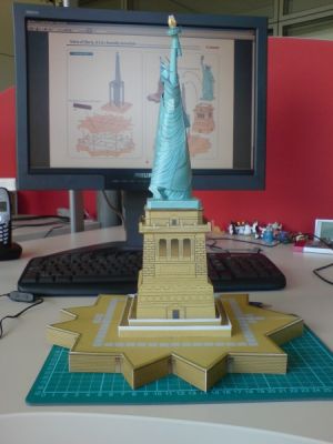 statue de la libertÃ© droite
