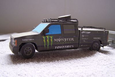 assistance hummer dakar
voici le pick-up tirant la remorque
