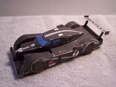 bentley
la bentley des 24H du mans en 2001 pris sur racepaper.de

