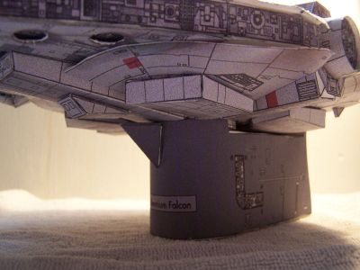 faucon millenium
le dessous du faucon millenium
