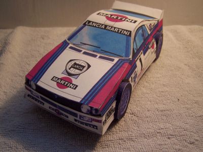 lancia 037
la lancia 037 pris sur
http://www.galeon.com/papelmania/index.htm
